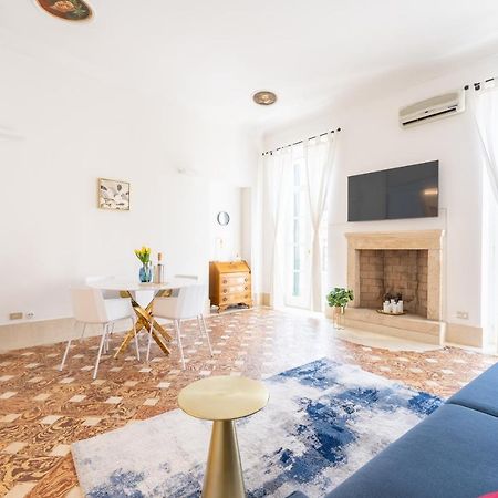 Corso Cavour Luxury Apartment Verona Buitenkant foto
