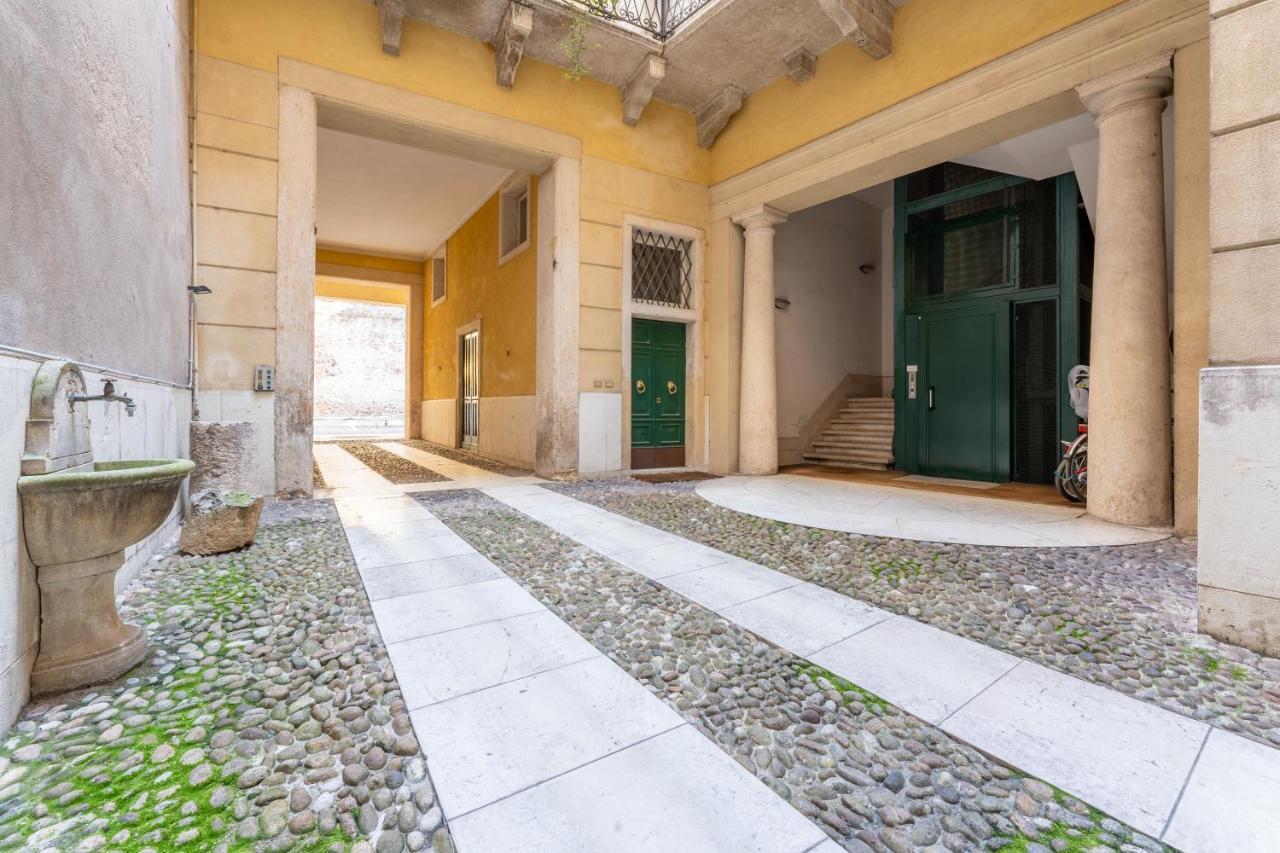 Corso Cavour Luxury Apartment Verona Buitenkant foto